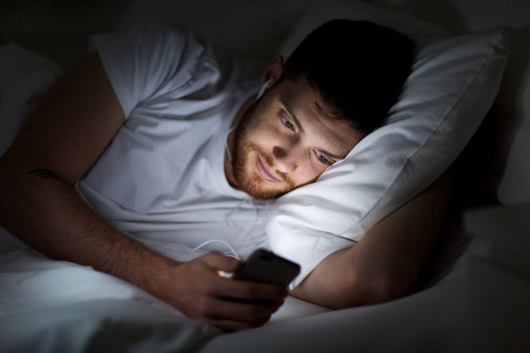 Les effets des écrans avant de dormir